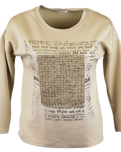 Egyszínű, vastagabb puntó anyagú, környakú, feliratos elejű, hosszú ujjú, fiatalos olasz felsőrész- drapp