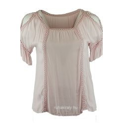   Egyszínű csipke betétes, rövidujjú, környakú, pamut-selyem olasz felsőrész- halvány púder