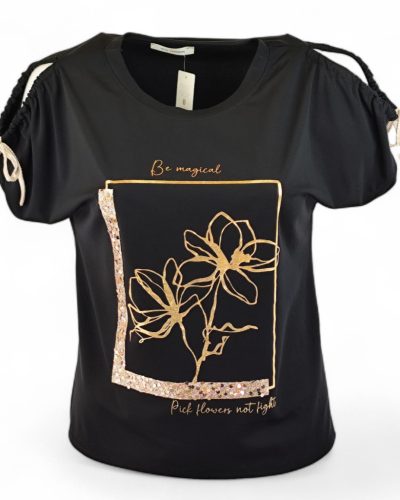 Arany négyzetben, 2 szál arany virággal díszített, viszkóz anyagból készült, lyukas vállú, rövid megkötős ujjú, fiatalos olasz felsőrész- fekete, arany