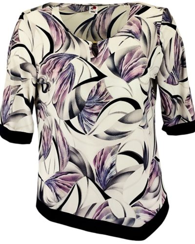 Maggi, rövidujjú, környakú, krém szín alapon levél mintás viszkóz anyagból készült, egyenes fazonú, ferde aljú, molett lengyel tunika- krém szín, világos lila