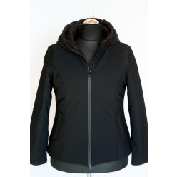   Fekete softshell anyagból készült sportos rövid fazonú, cipzáras, kapucnis, fiatalos olasz dzseki- fekete