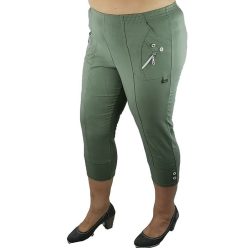   Nagyon rugalmas sztreccs anyagú, gumis derekú, egyszínű molett nyári capri nadrág gombokkal és cipzár díszítéssel a zsebén- keki zöld