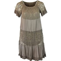   Hosszú, csipke-selyem-pamut ruha, lefelé bővülő fazonú, gumírozott vállra húzható környakú, alkalmi olasz ruha, pamut béléssel- mogyoró barna