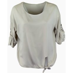   Egyszínű, egyenes csípőre érő fazonú, hosszú ujjú, környakú, fiatalos olasz felsőrész, alul oldalt megköthető masnival- drapp