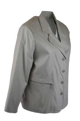 Nagy galléros, V-nyakú, gombos, egyenes fazonú, csinos, béléses bőrhatású szövetből készült blézer, cipzáros zsebekkel- drapp