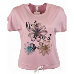   Három csillogós virágfejjel díszített, környakú, rövid ujjú, viszkóz anyagból készült, fiatalos felsőrész, húzható zsinórral az alján- babarózsaszín