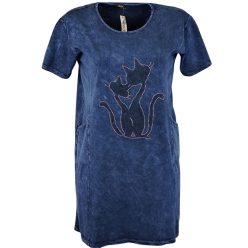   Farmer hatású pamut anyagból készült, rövidujjú, környakú, hosszított fazonú, zsebes, pamut török tunika, köves macskával az elején- farmerkékvilágos farmerkék