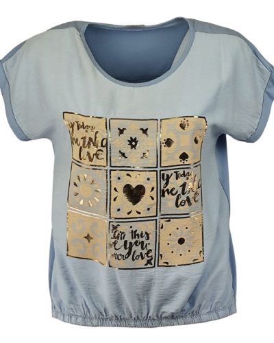 9 kis aranyozott kocka mintás, hátul sima egyszínű pamut anyagból készült, rövid ujjú, környakú, fiatalos olasz felsőrész, alul gumírozott- világos kék, arany