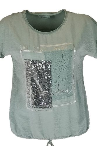 Nagy flitteres csipkés elejű ezüst feliratos, hátul sima pamut anyagból készült, rövid ujjú, környakú, olasz fiatalos felsőrész, alul meghúzható zsinórral - víz zöld , ezüst